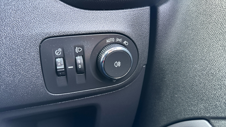 Vauxhall Crossland 1.2 SE 5dr Petrol Hatchback